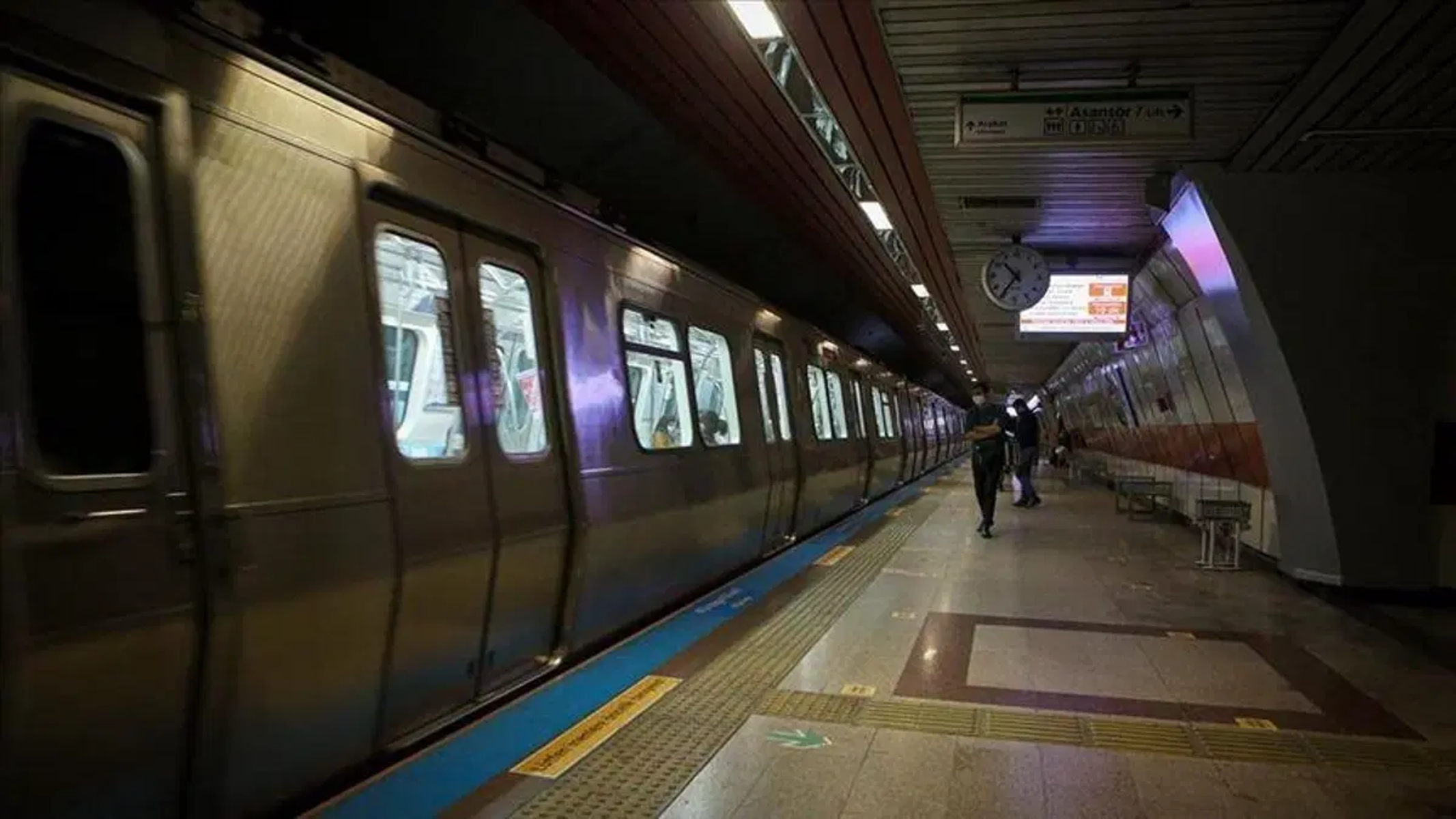 İBB metro hatlarına 100 yeni araç