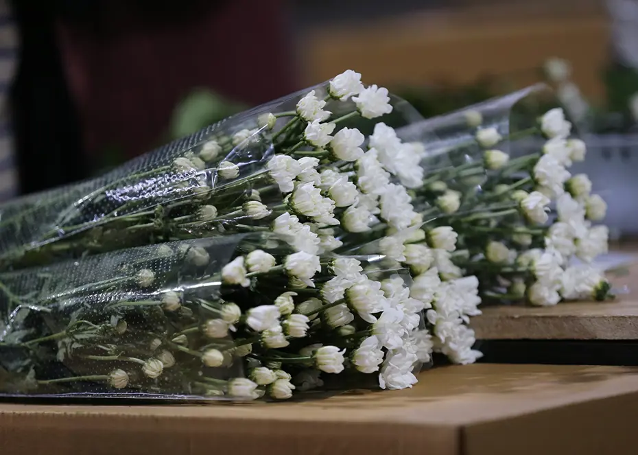 Çiçek mezatlarında Öğretmenler Günü yoğunluğu