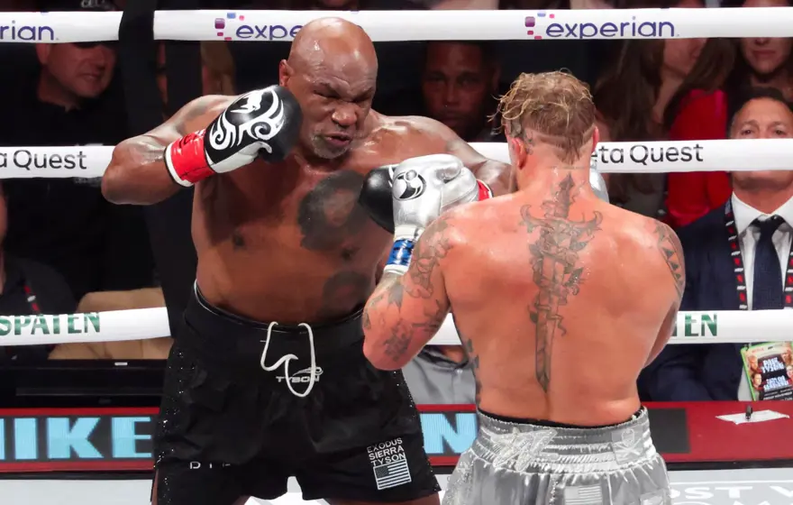 Anthony Joshua - Jake Paul maçı. Nakavtla bitti, çenesi kırıldı 3