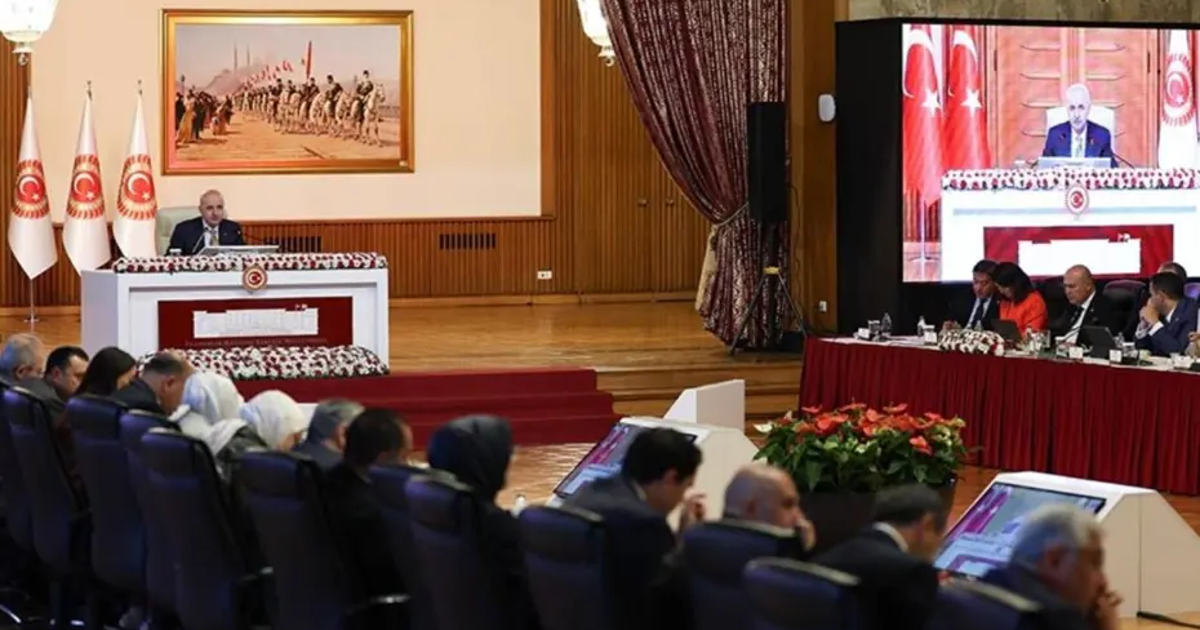 AK Parti, Terörsüz Türkiye raporu için toplandı