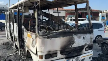 İzmir'de korkunç olay. 16 yaşındaki çocuk minibüste yandı