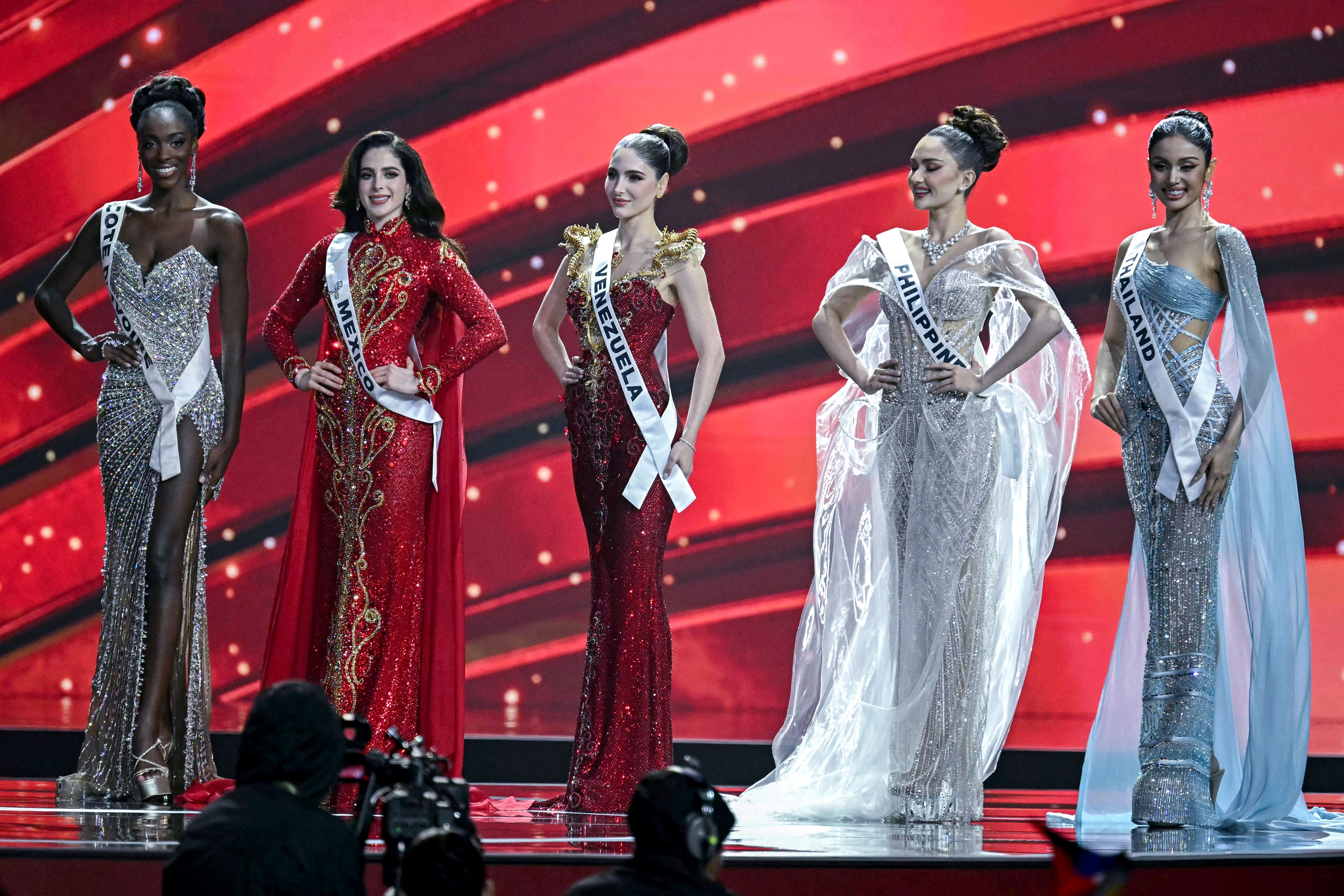 Miss Universe'de aptal krizi sonrası birinci oldu: İşte 2025 Kainat Güzeli - 8