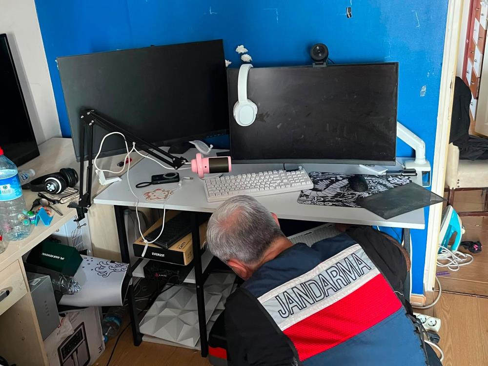 MİT kredi kartı şebekesini çökertti