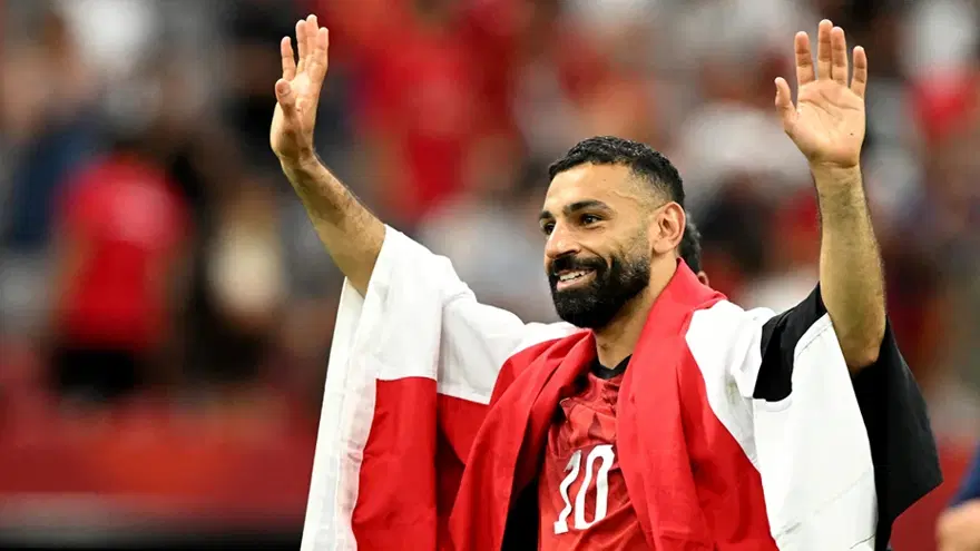 Mohamed Salah İstanbul'da. Trabzonspor formasını giydi, taraftara "üçlü" çektirdi 8