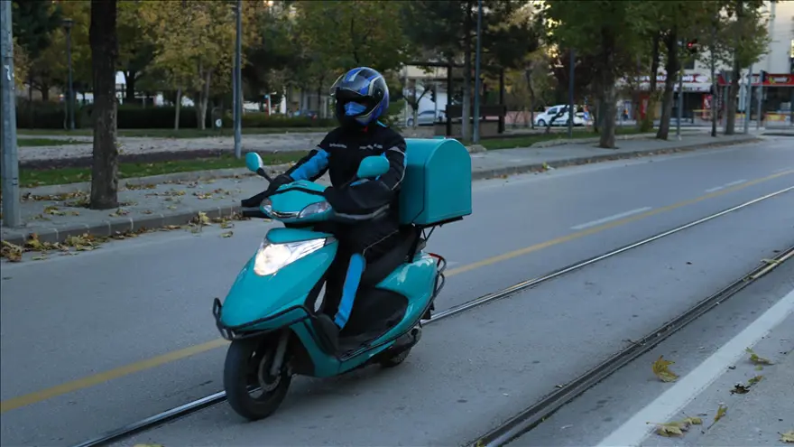 Kuryelerin ehliyetleri için yeni düzenleme: Yaş sınırı değişti 2