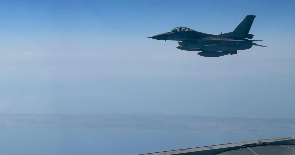 Türk jetlerinden Kıbrıs Adası'nın güneyinde eğitim uçuşu