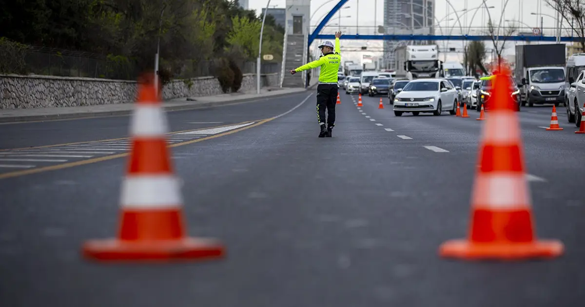 15 Temmuz kapalı yollar listesi: İstanbul'da yarın hangi yollar trafiğe kapatılacak?