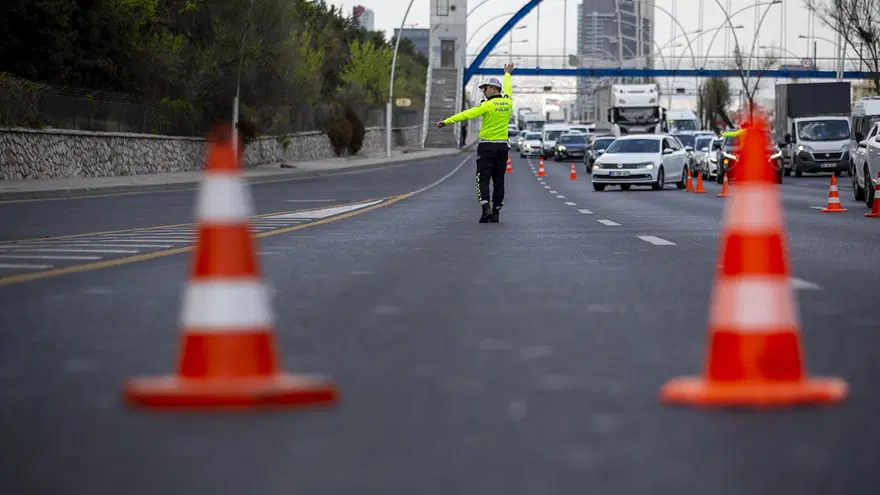 15 Temmuz kapalı yollar listesi: İstanbul'da yarın hangi yollar trafiğe kapatılacak? 