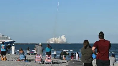 Uzaya ticari uçuş kapışması | Milyarderler rakip oldu, Musk'tan Bezos'a tebrik geldi