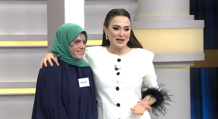 Sosyal medyanın gündeminde. Kim bu yüzü dövmeli kadın? 1