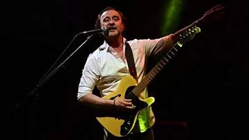 Şarkıcı Nev yoğun bakımda