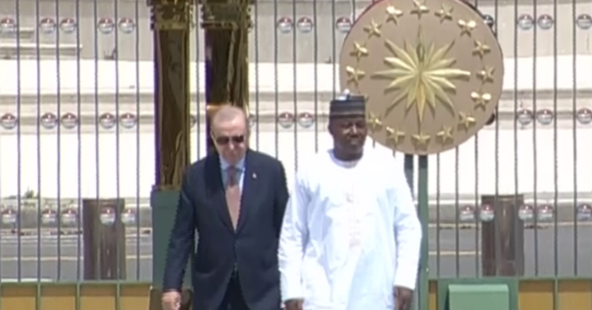 Nijer Cumhurbaşkanı Tchiani Ankara'da. Cumhurbaşkanı Erdoğan resmi törenle karşıladı