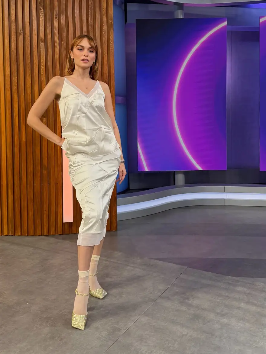 Nilperi Şahinkaya aşkını ilan etti: Sevgilisi Baturalp Bekar ile ilk poz 1