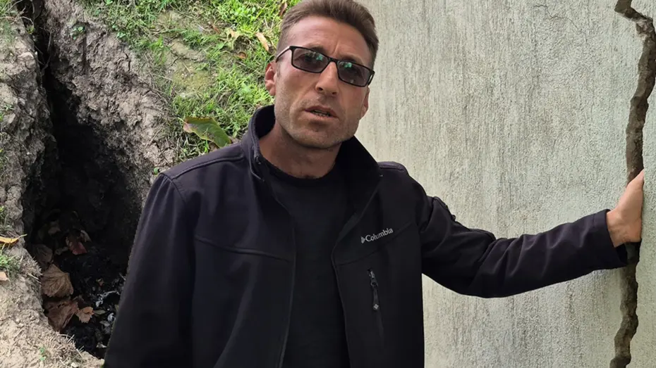 Obruklar ve evlerde çatlaklar oluştu: O ilçe için uyarı geldi