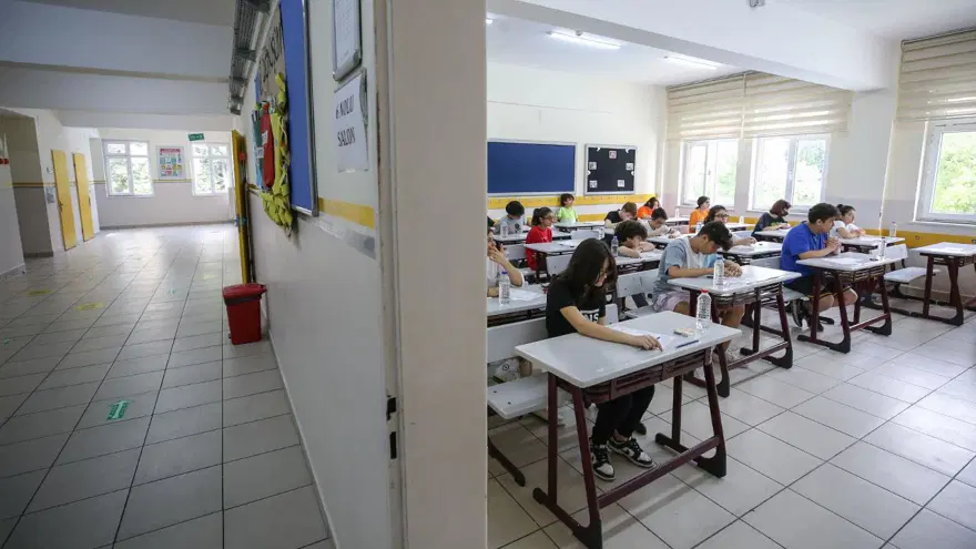 Öğretmenlerin mazerete bağlı yer değişikliğiyle ilgili yeni duyuru yayımlandı