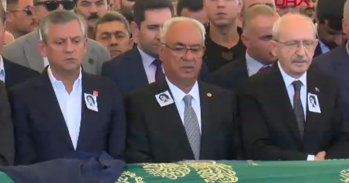 Kılıçdaroğlu ve Özel cenazede yan yana