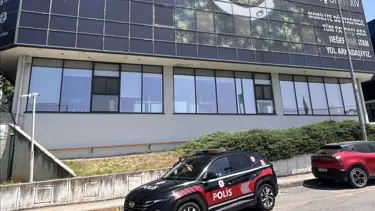 İstanbul ve Antalya'da Otokoç binalarına silahlı saldırı