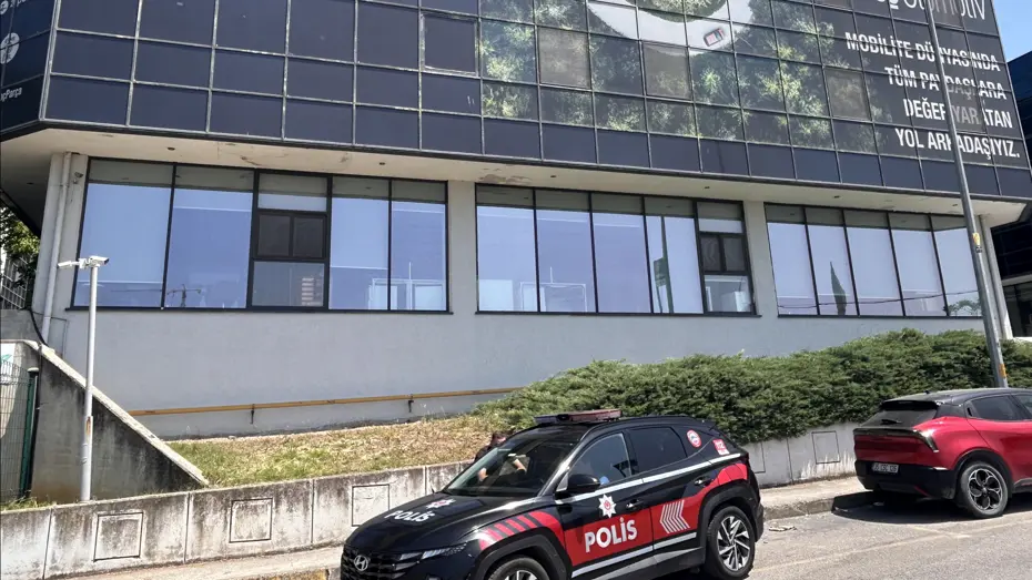 Otokoç Genel Müdürlüğü binasına silahlı saldırı. Ömer Çelik: Saldırıyı lanetliyoruz