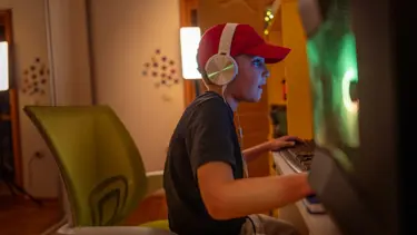 15 yaş altına toplumsal medya yasağı. Oyun platformları kapatılacak mı?