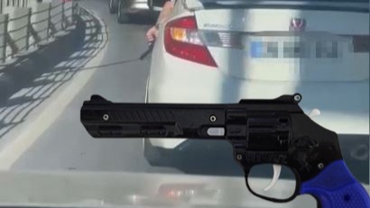 Otomobilin camından oyuncak silah gösteren sürücü yakalandı