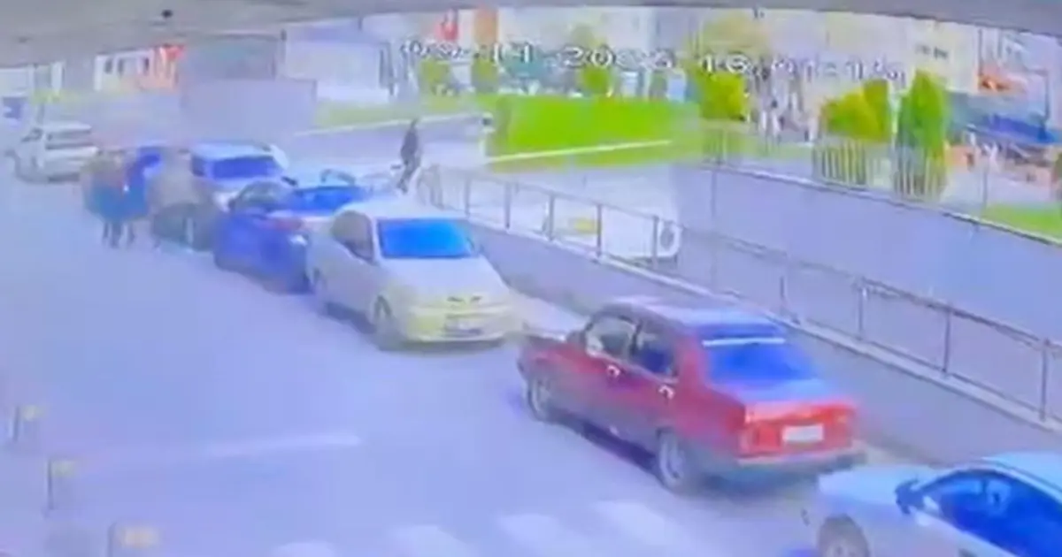 Bisikletini vermeyen 13 yaşındaki çocuğu, akranları bıçakladı