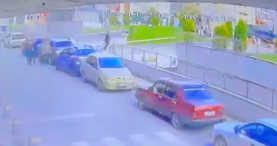 Bisikletini vermeyen 13 yaşındaki çocuğu, akranları bıçakladı