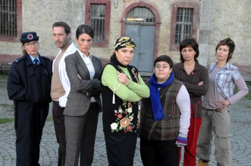 PARMAKLIKLAR ARDINDA-NUR 3