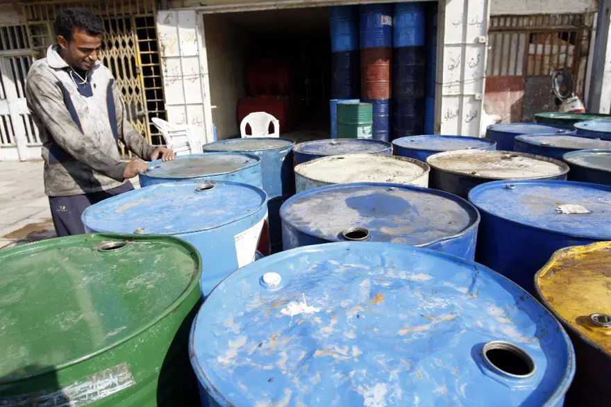 Petrol 90 dolara tutundu Petrol 90 dolara tutundu
