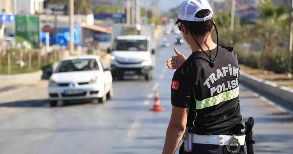 10 bin polisin mezuniyete öne çekildi. Haziran'da mezun olacaklar