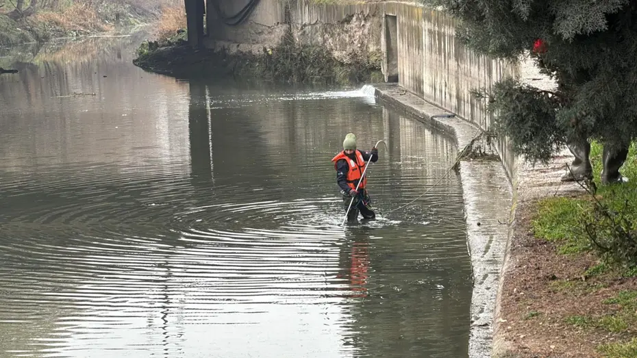 Kayıp öğretmen Porsuk Çayı'nda aranıyor