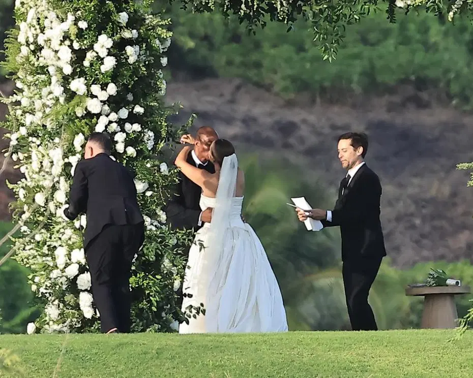 Boşandığı eşinin düğününde nikah memuru oldu 