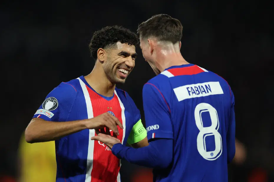 Fransa'daki olaylar futbolu da vurdu. PSG-Lyon maçı ertelendi