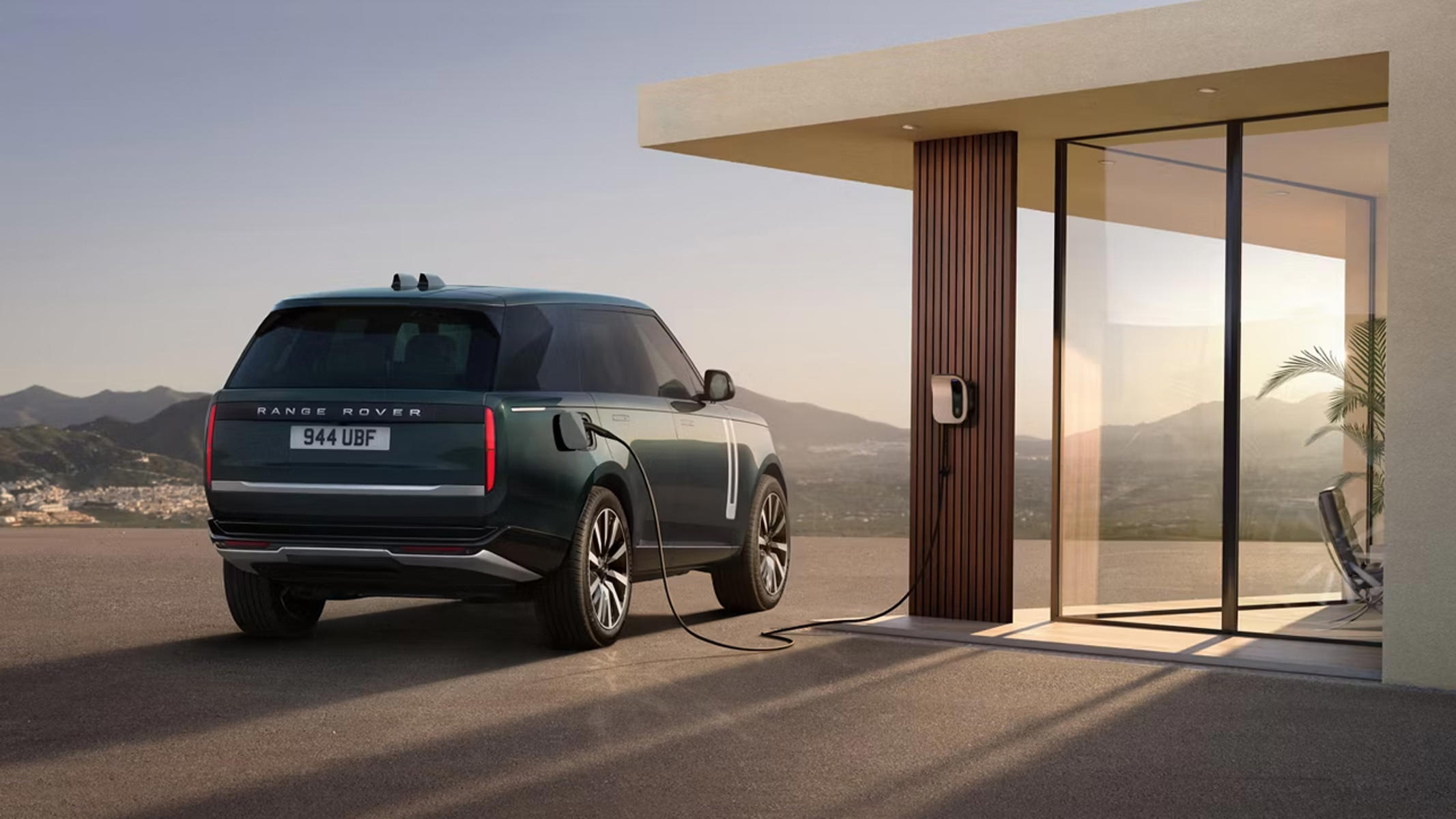 Patent başvuruları rekor kırdı. Range Rover'ın ilk elektrikli aracı tanıtıldı
