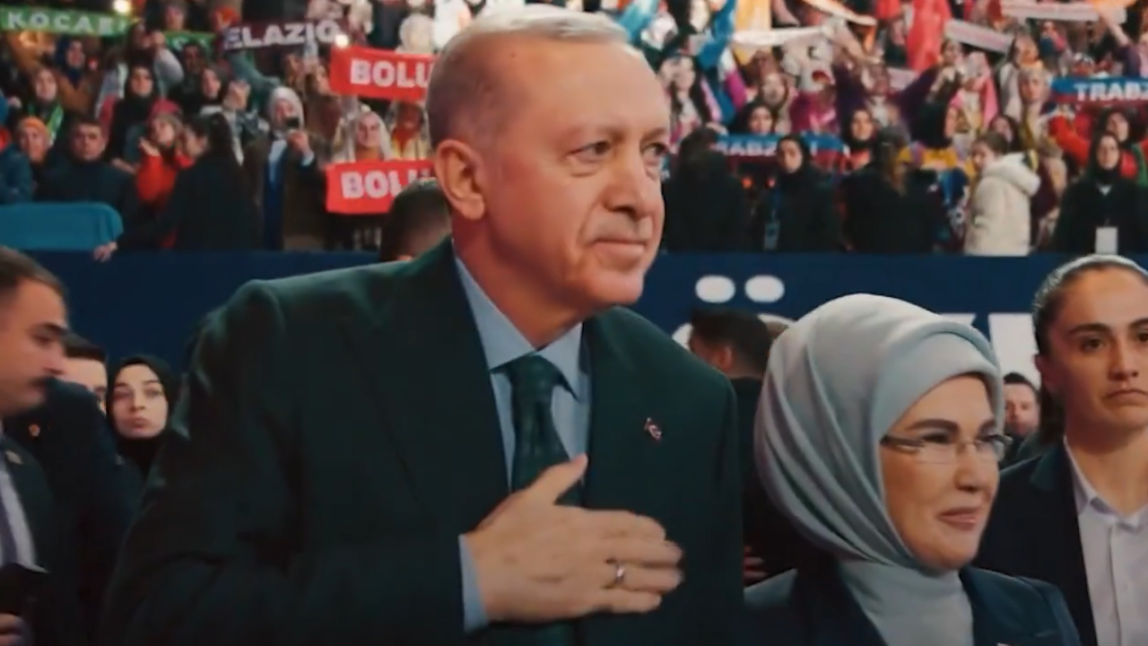 AK Parti'den Cumhurbaşkanı Erdoğan'ın doğum gününe özel şarkı 