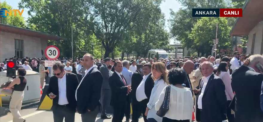 ZİYARETÇİ YASAĞI GELDİ: "GÜVENLİK RİSKİ VAR" 6