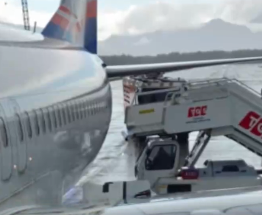 Antalya Havalimanı'nda facianın eşiğinden dönüldü. Kalkışta uçağın tekerleği koptu 