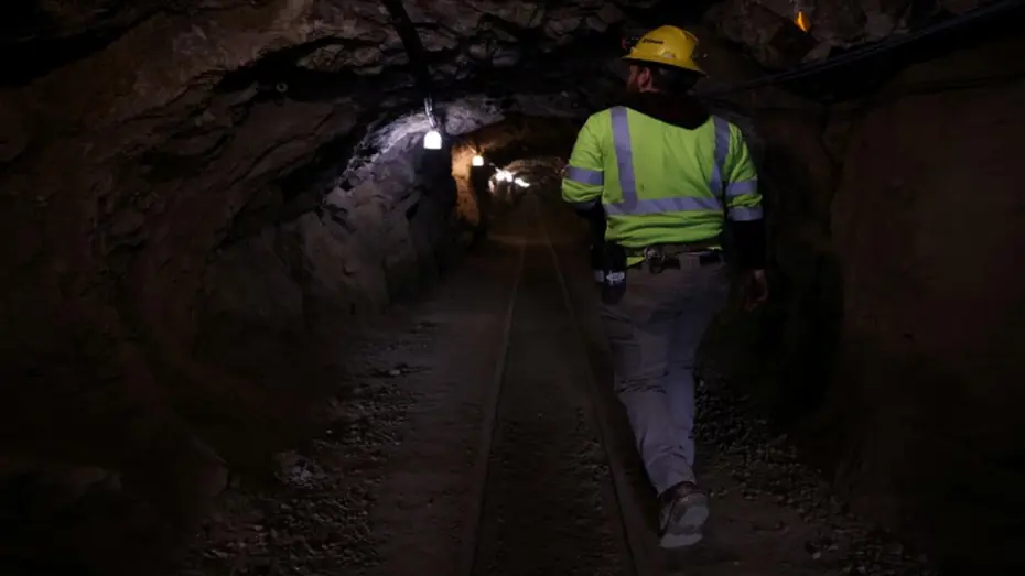 Güney Afrika'da madende göçük. 5 işçi 800 metrede mahsur kaldı