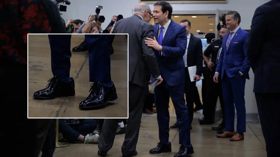 Trump Osmanlı padişahlarını mı taklit ediyor? Bakanlara ayakkabılarını veriyor, büyük numara olsa da giyiyorlar