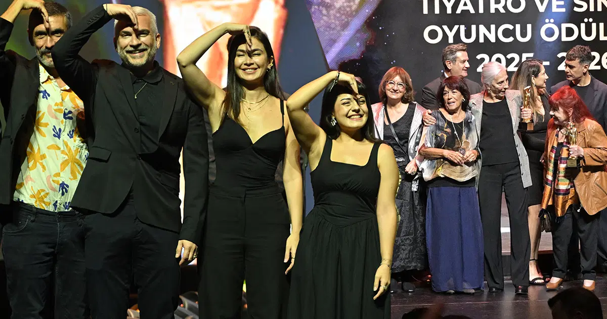 Sadri Alışık Tiyatro ve Sinema Oyuncu Ödülleri dağıtıldı. Ödül alan Turist Ömer selamı verdi