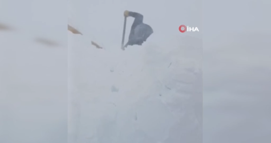 KURTARMA EKİPLERİ DE MAHSUR KALDI 1