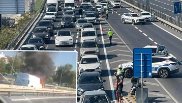 İstanbul'da sahil yolunu durduran yangın