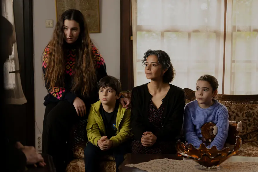 Sahipsizler'de Azize ve Devran'ın bebek sevincine gölge düşüyor 3