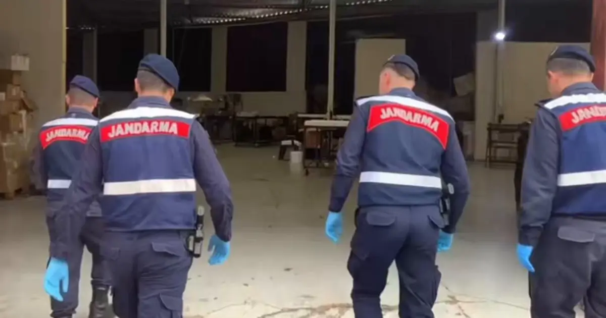 17 şehirde sahte içki operasyonu. Binlerce litre sahte içkiye el konuldu