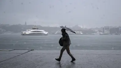 İstanbul'da soğuk hava etkisini yitiriyor, sıcaklık yükseliyor (Bugün hava nasıl olacak?)