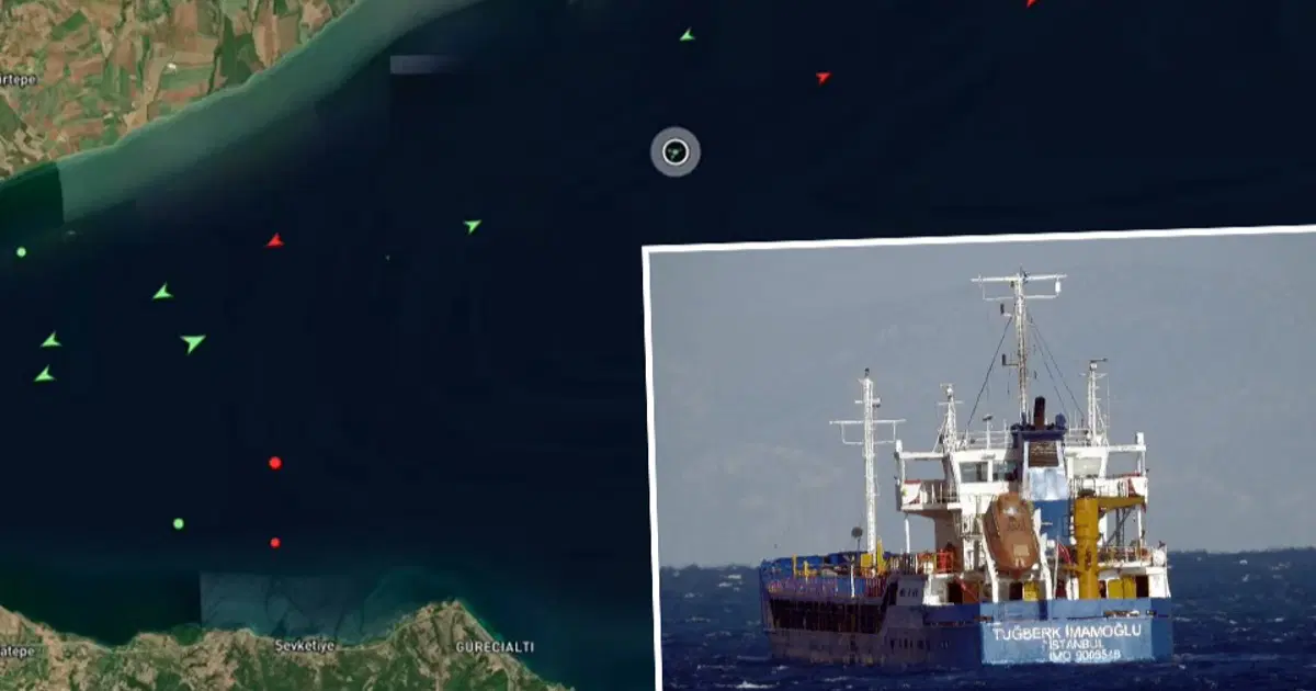 Marmara'da iki ticari gemi çarpıştı. 10 kişi ile irtibat kurulamıyor