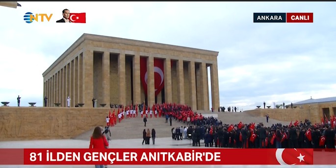81 ilden gençler Ata'ın huzurunda: 19 Mayıs Atatürk'ü Anma, Gençlik ve Spor Bayramı coşkuyla kutlanıyor