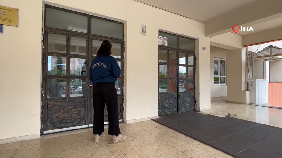 AYT heyecanı: 3’üncü üniversite için yarışan da vardı, kapıdan dönen de