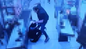 Markette "şeker dökme" diye uyarınca darbedildi