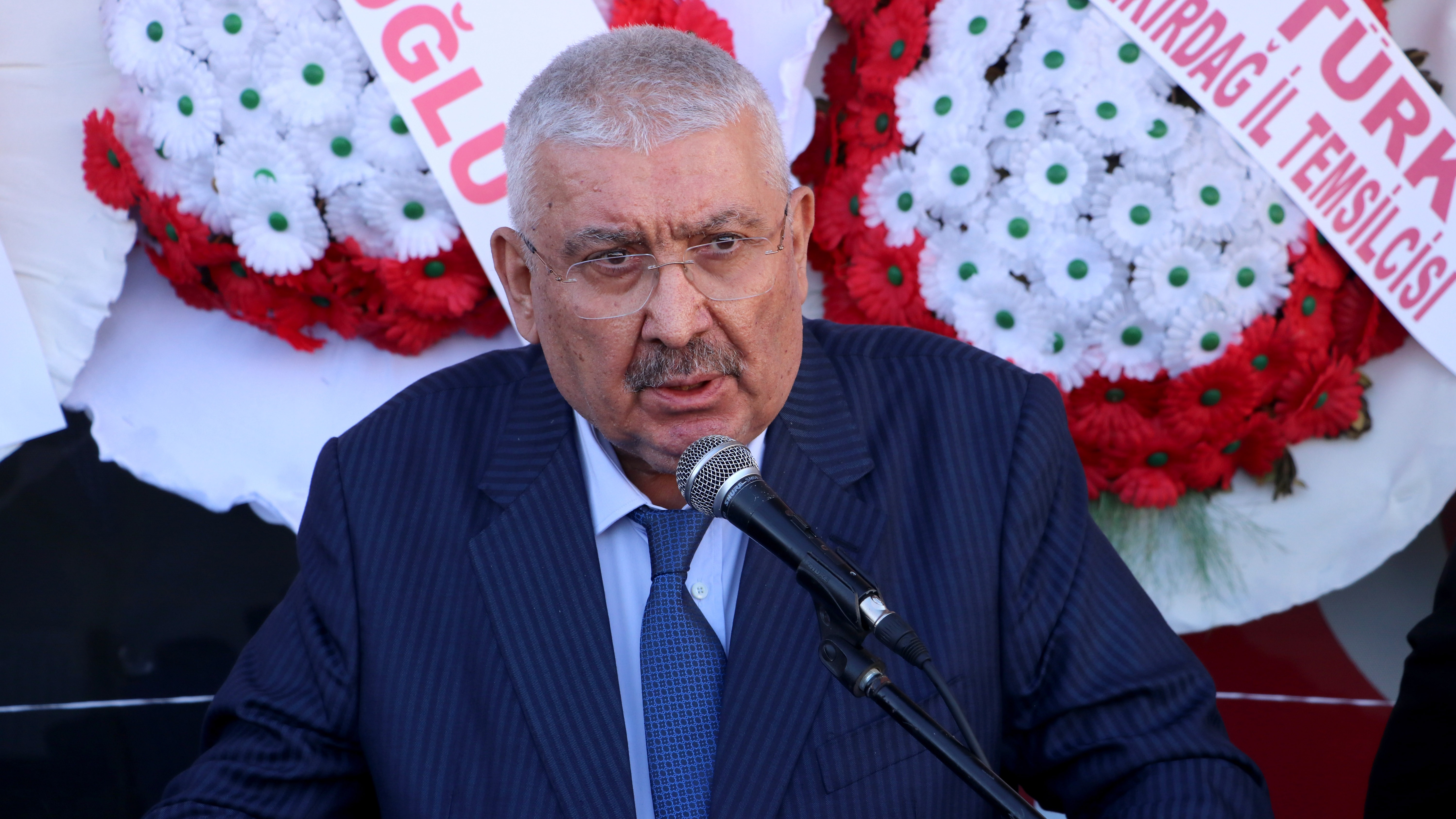MHP'li Semih Yalçın'dan, Papa 14. Leo'nun Türkiye ziyaretine eleştiri