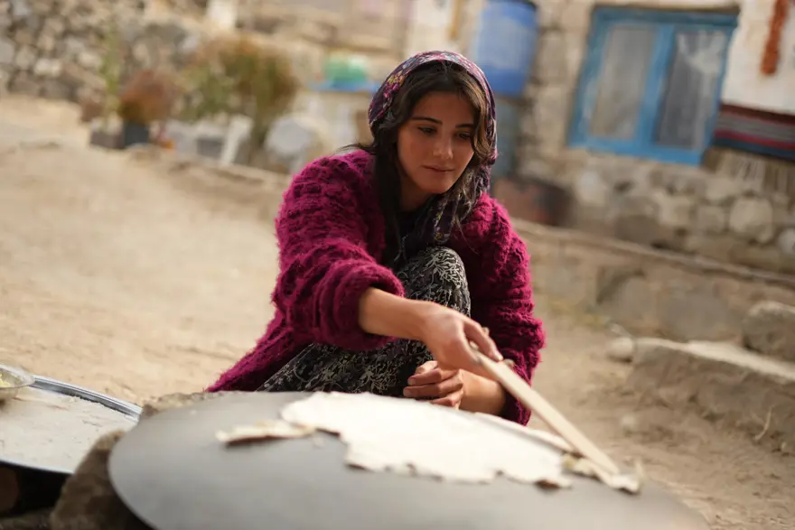 Sevdiğim Sensin ilk bölümüyle dikkat çekti. Gonca Vuslateri'den Helin Kandemir'e övgüler 5